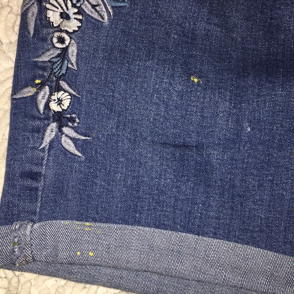 ✨3/20✨ Floral embroidered denim bermuda shorts - Picture 4 of 6